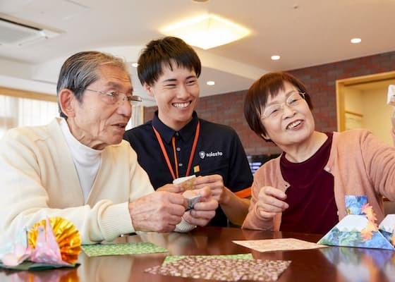 まんてん堂グループホームつるみ緑地で介護福祉士の正社員の求人 