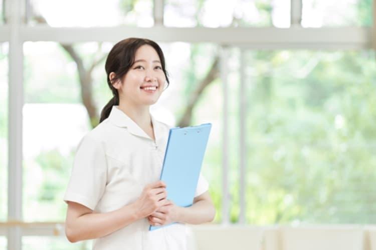 経理職から医療事務へ転職。「人と関わる仕事がしたい」という想いをカタチに